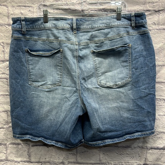Maurice’s Denim Jean Shorts Plus Size 24W - Picture 2 of 3